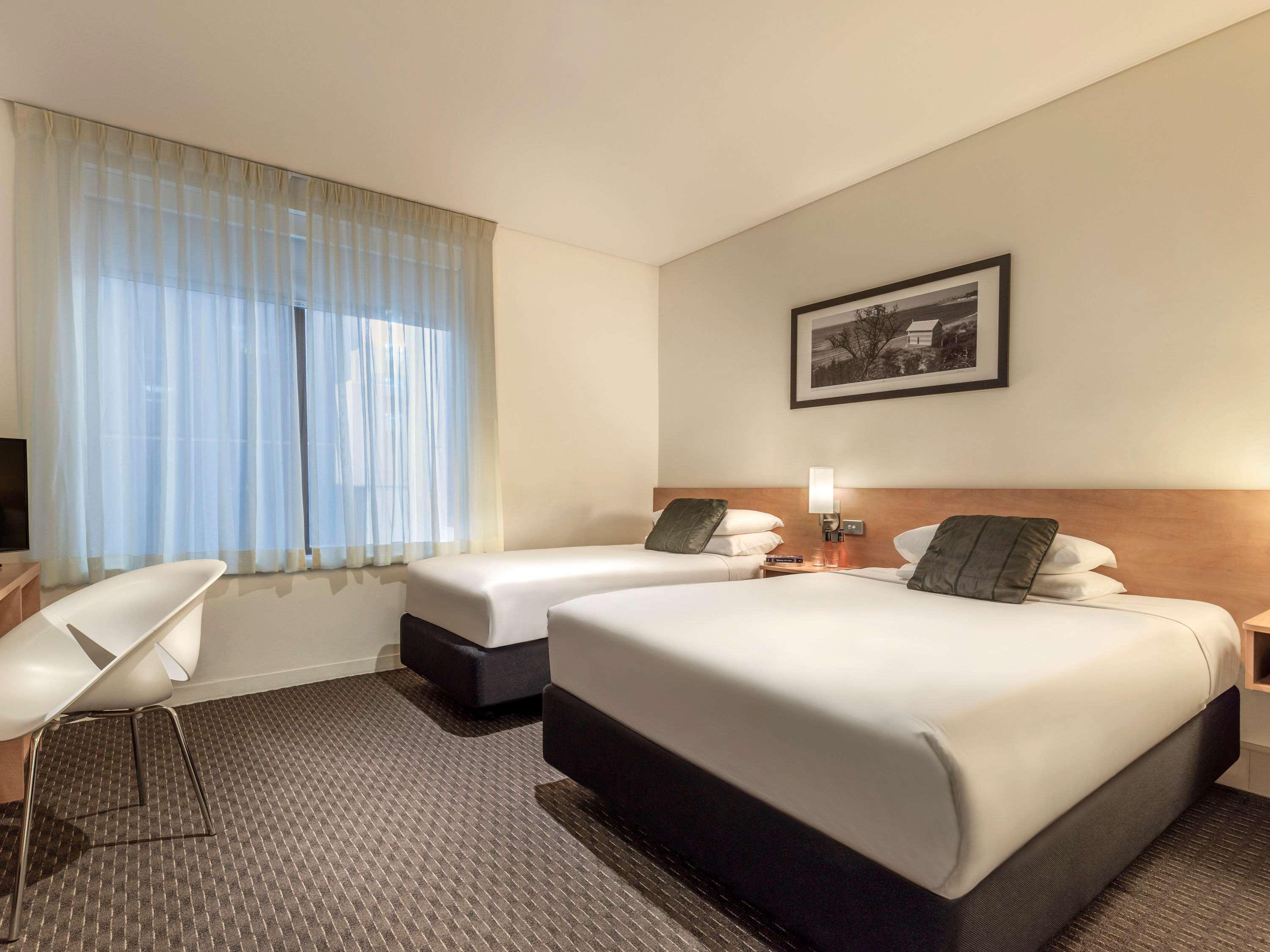Ibis Melbourne Hotel And Apartments Exteriör bild